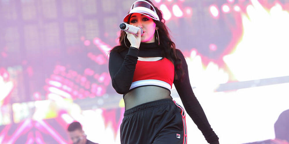 Penyanyi Ini Jual Air Matanya Seharga Rp 177 Juta, Minat?